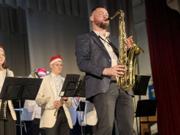 «Пока часы двенадцать бьют»: Херсонский областной Дворец культуры подвел итоги уходящего года