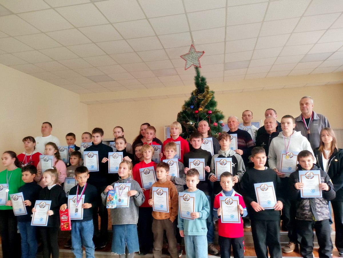 Новогодний турнир при свечах: шахматные победы в Скадовске