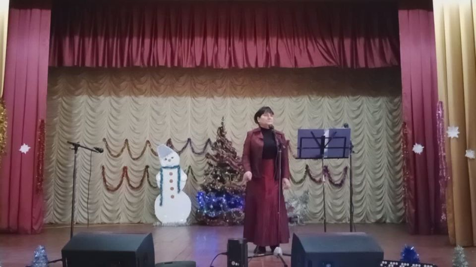 В Преддверии Нового года в Нижнеторгаивском Доме Культуры прошёл праздничный концерт " Чудеса под Новый год"