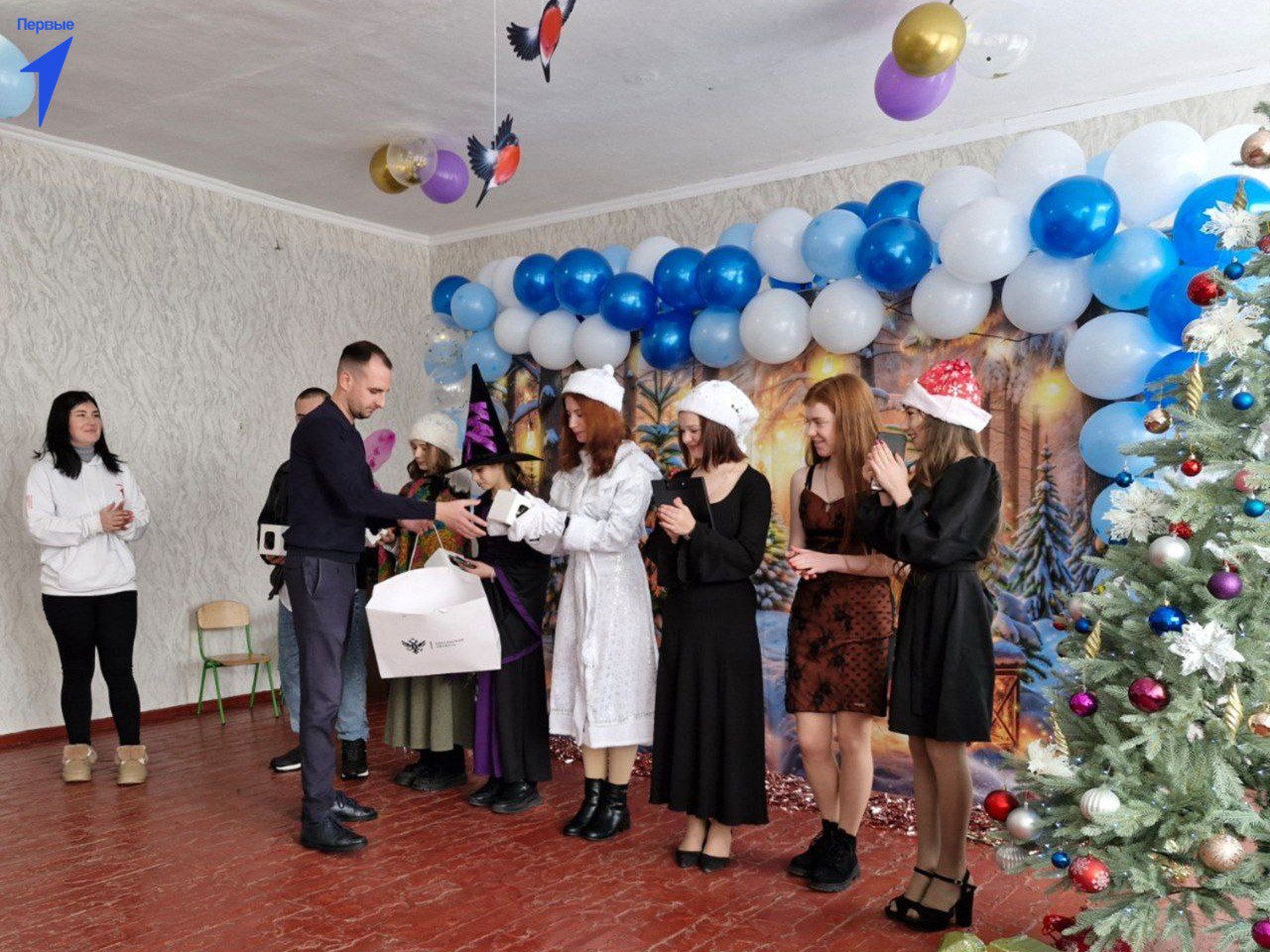 Первые Подовской школы получили подарки от Министра Молодежной политики Херсонщины