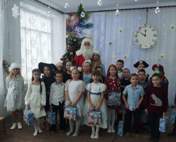 Для младшеклассников Тавричанской школы прошёл новогодний утренник