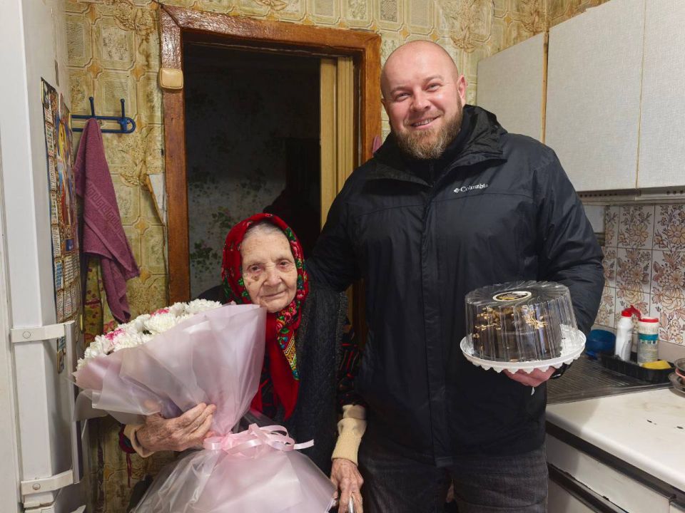 ���������� ���������� � ����������� ����� ����� � ���� �������� ���������� ���������� ������, ����������� 100-������ ������