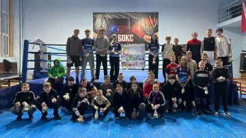 В Херсонской спортивной школе №3 провели эстафеты «Новогодние забавы»