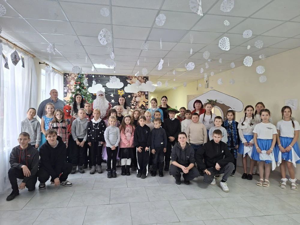 Новогодняя сказка в Красненской школе