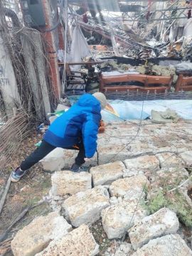 Место жуткой трагедии в Хорлах стало местом скорби