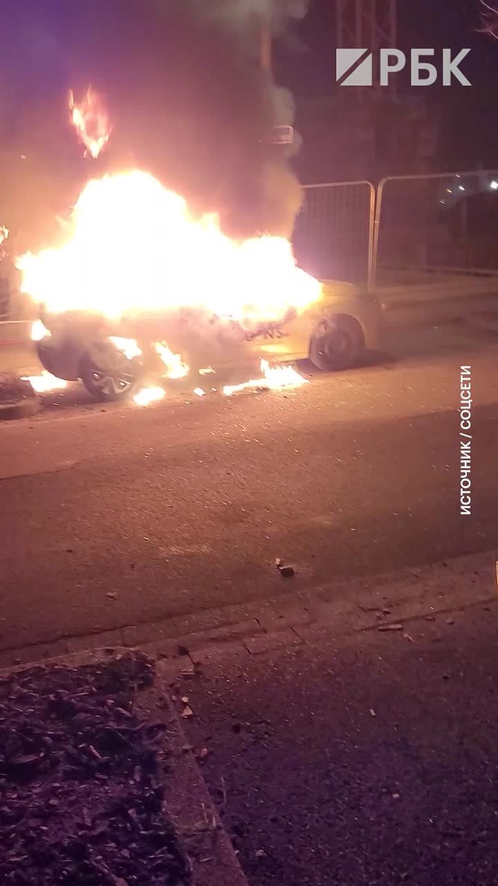 В ходе новогодних празднований во Франции были сожжены сотни автомобилей