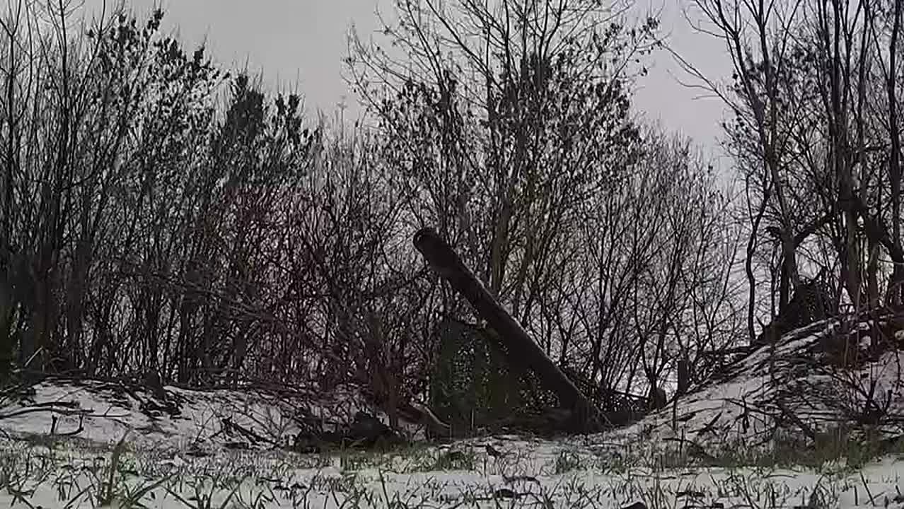 "Огонь и ярость!". Артиллеристы 49-й общевойсковой армии уничтожили укреппункт ВСУ на правом берегу Днепра в Херсонской области