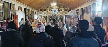 Дорогие друзья!. В светлый праздник Рождества Христова муниципальные депутаты партии «Единая Россия» Морозык Александр и Виноградов Геннадий приняли участие в праздничной Рождественской службе в церкви Архистратига Михаила в...