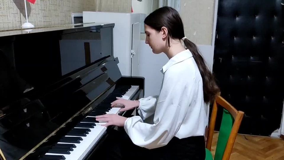 Воспитанница Нижнесерогозской детской школы искусств Ольга Ольшевская приняла участие в V Межрегиональном фестивале-конкурсе детского, юношеского и взрослого творчества «Время искусства»