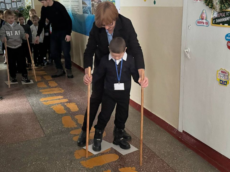 Зимние забавы в школьных стенах