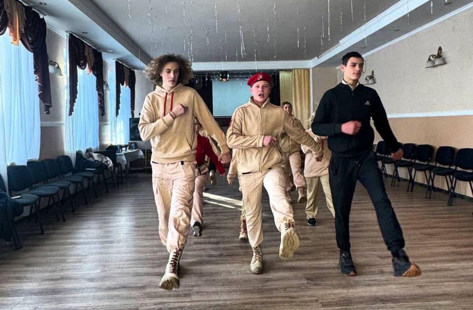 Юнармейцы из Марьяновки оттачивают навыки строевого шага