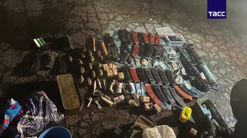 В ДНР за незаконный оборот оружия задержали двух мужчин, сообщили в региональном УФСБ