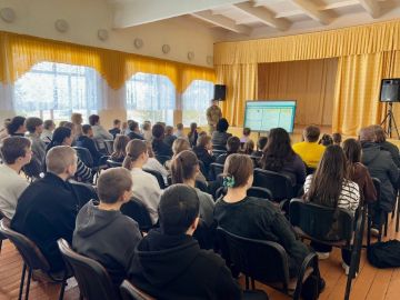 Проведение инструктажа по безопасности при атаках БПЛА в Александровской школе