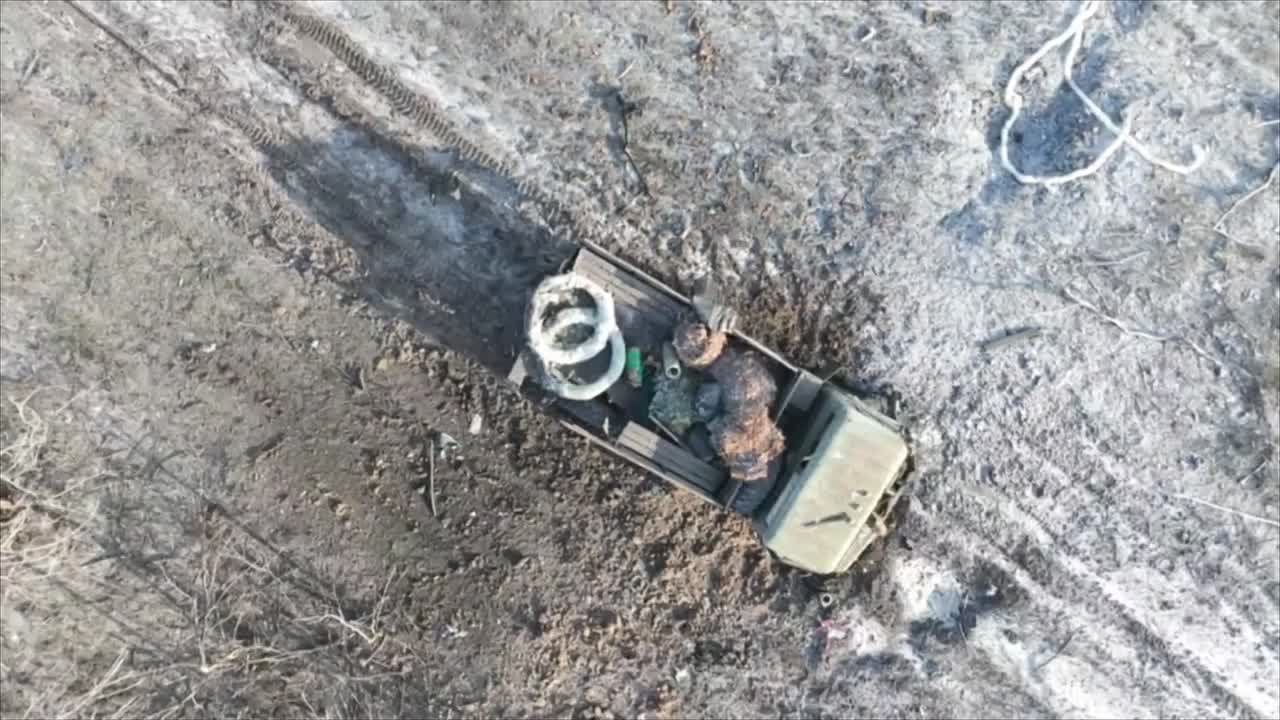 Енот из Херсона: Операторы ударных БПЛА самолётного типа «Молния-2» и ударных дронов войск беспилотных систем группировки «Днепр» наносят ежедневный ущерб ВСУ в Запорожской области