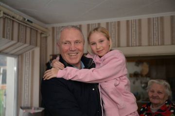 Владимир Сальдо вручил подарки участникам акции «Ёлка желаний»