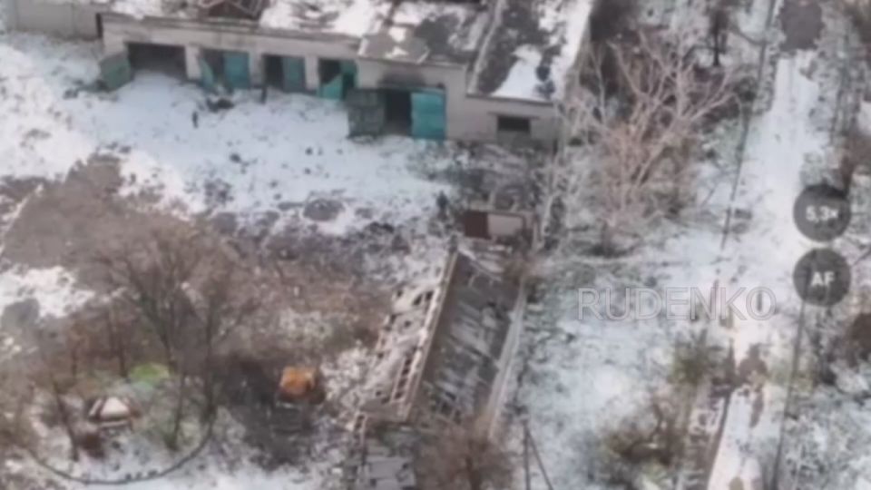 Андрей Руденко: Расчёты ударных дронов войск беспилотных систем 18-й общевойсковой армии из состава ГрВ «Днепр» уничтожают живую силу и технику ВСУ на правобережье Днепра в Херсонской области