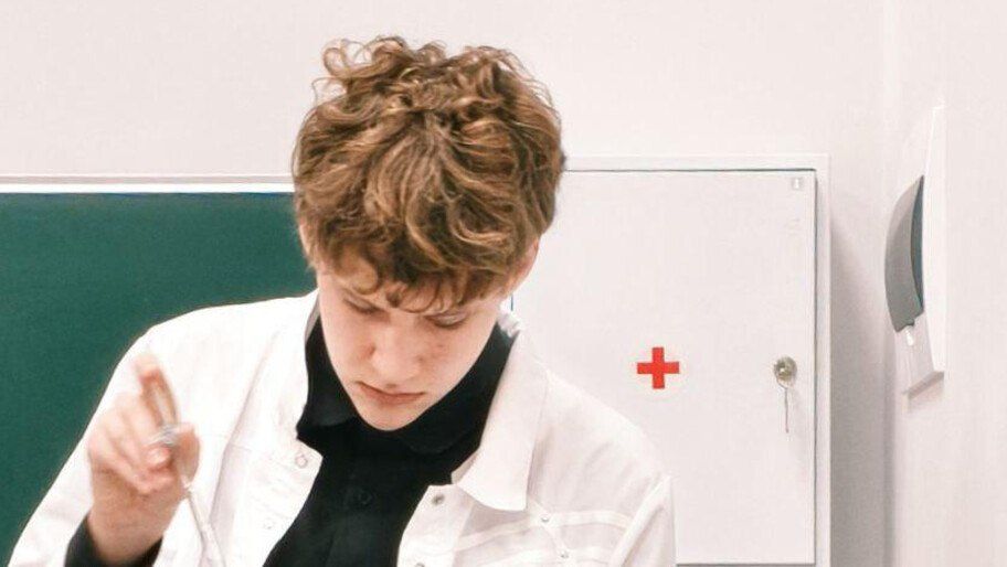 Десятиклассник из Скадовска стал призером олимпиады по химии