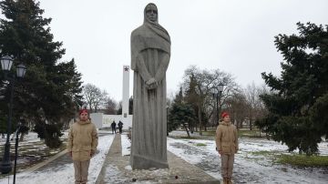 Ольга Осипенко: Возложил цветы в память о подвиге и жертвах блокадников