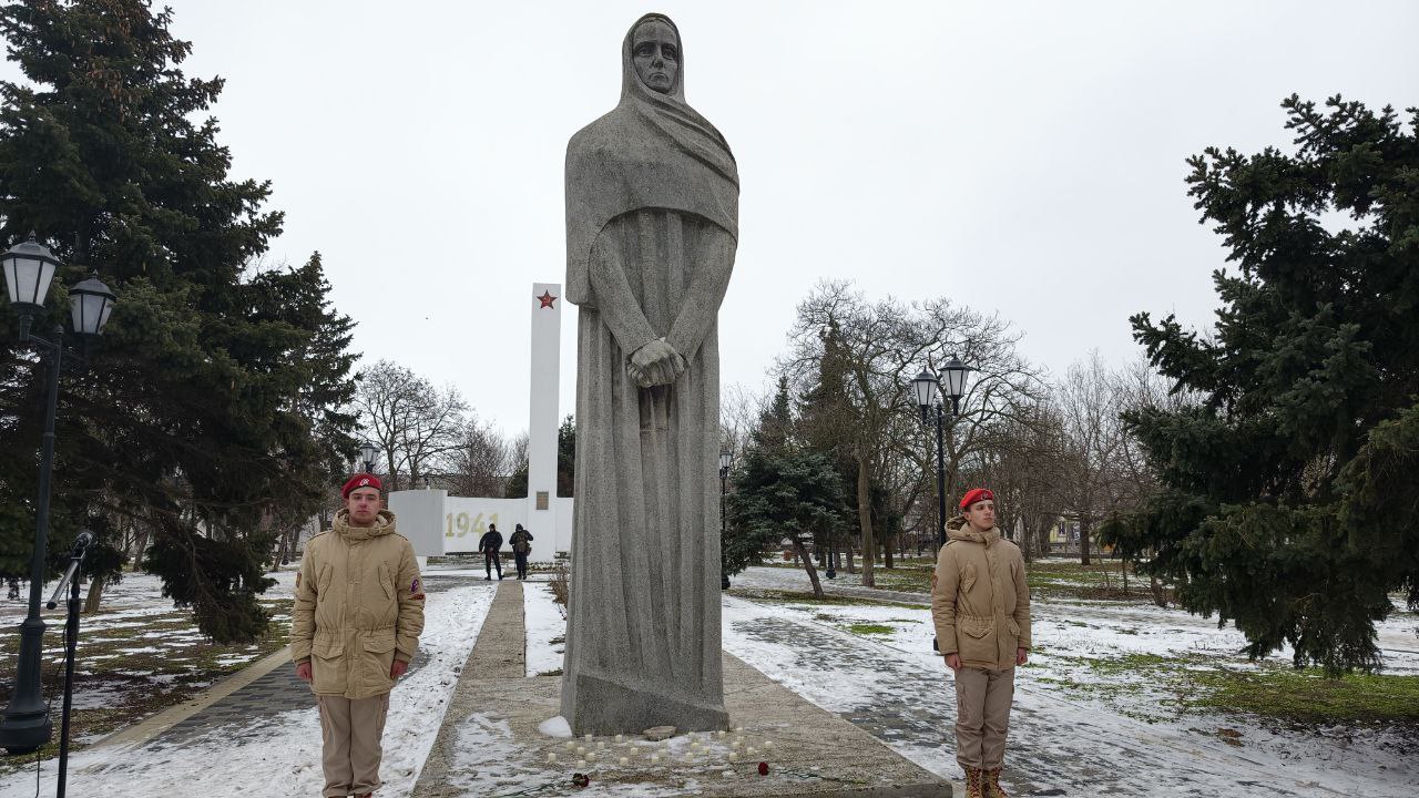 Ольга Осипенко: Возложил цветы в память о подвиге и жертвах блокадников