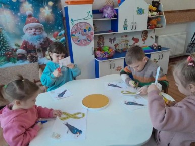 Ласточка как символ надежды: дошкольники почтили память блокадного Ленинграда