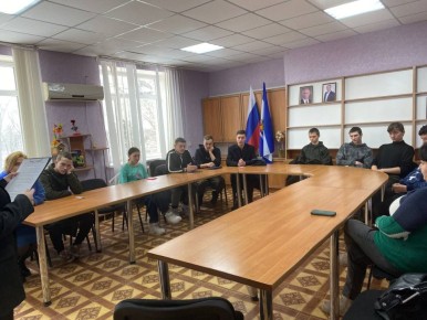 В Чаплинском округе при участии «Единой России» прошло памятное мероприятие для студентов