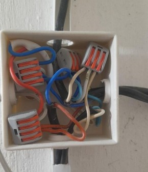 В Центральном доме культуры Каланчака при поддержке Мордовии продолжается обновление электрики