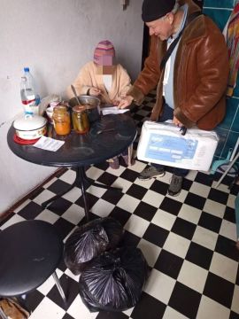 В округе продолжается адресная доставка помощи жителям