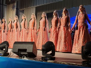 На сцене генического Центра культуры и досуга прошел показ концертной программы «Мир сквозь танец» ансамбля танца Дагестана «Лезгинка»