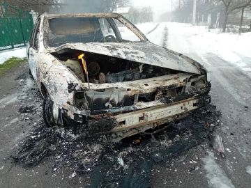 Каховские спасатели помогли автомобилистам в снежных заносах и потушили пожар