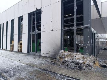 При обстреле Новой Каховки пострадали трое сотрудников МФЦ