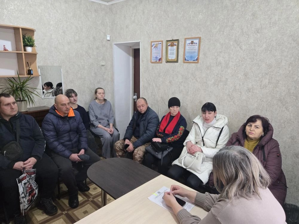 В территориальном отделении ГКУ ХО «Центр занятости населения Херсонской области» в Чаплынском муниципальном округе состоялось информационное мероприятие для соискателей - "Твой старт: Социальный контракт – путь к работе"