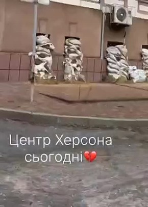 Свежие видео из центра Херсона выглядят просто жуть, как будто кадры из постапокалиптического фильма
