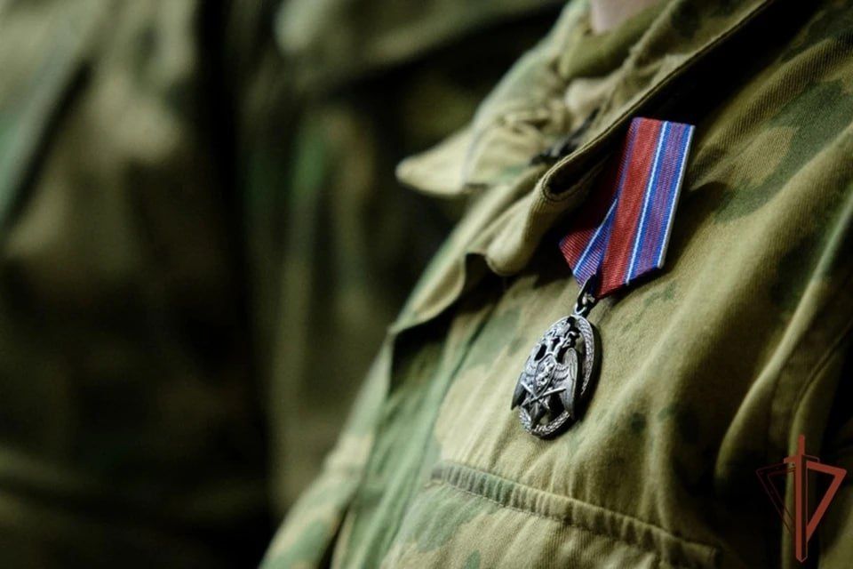 Военнослужащие Росгвардии получили награды в Херсонской области