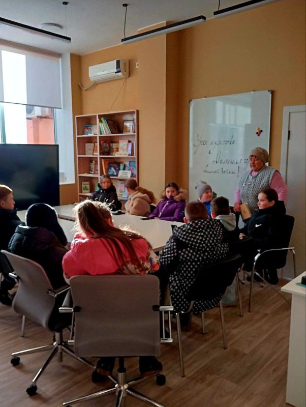 В Нижнесерогозской центральной районной библиотеке царила особая атмосфера – здесь отмечали День великого русского поэта, Александра Сергеевича Пушкина!