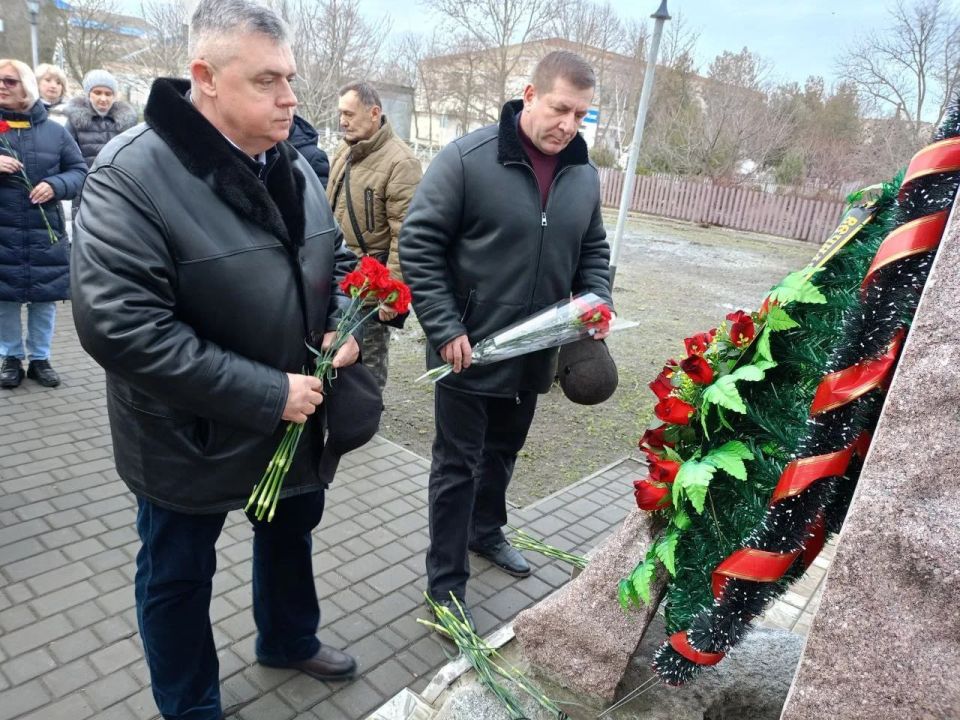 Местные отделения Единой России провели митинги и концерты ко Дню память россиян, исполнявших служебный долг за пределами Отечества в округах левобережья