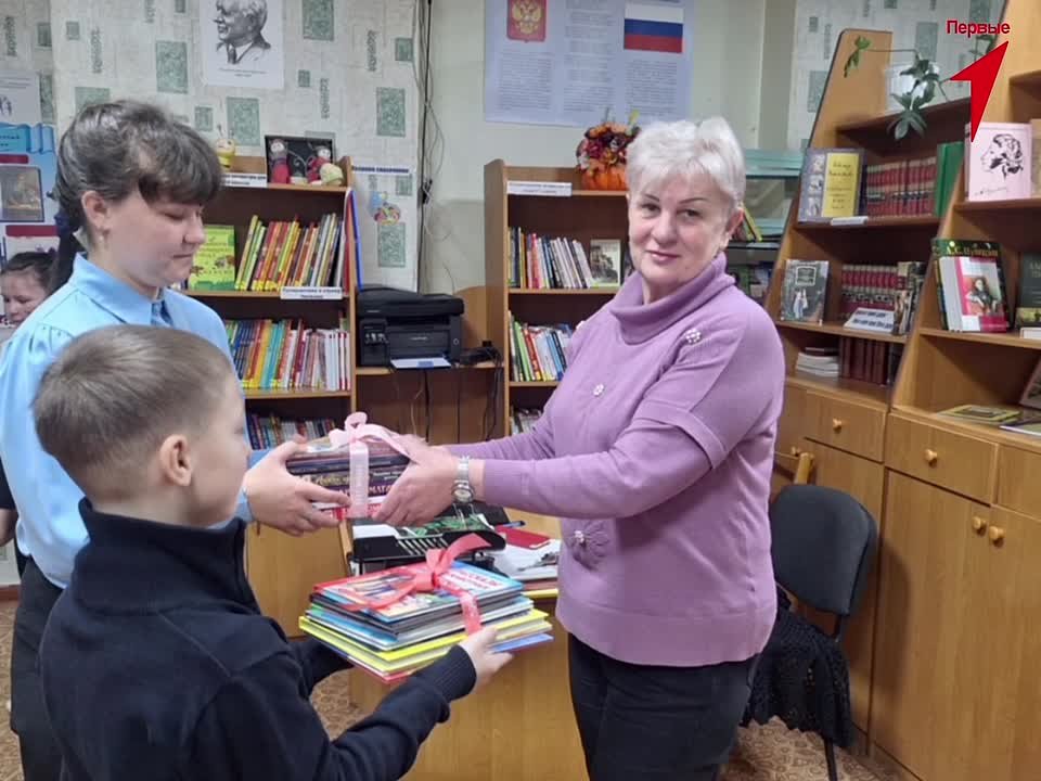 Первые Чаплинской школы № 1 приняли участие в акции «Дарите книги с любовью»