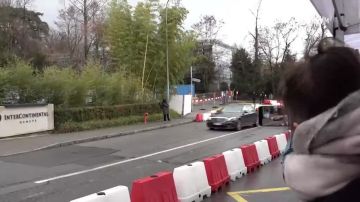 ��������� ������ ������� � �����, ��� ��������� ���������� �� �������, �������� ������������� ��� �������;