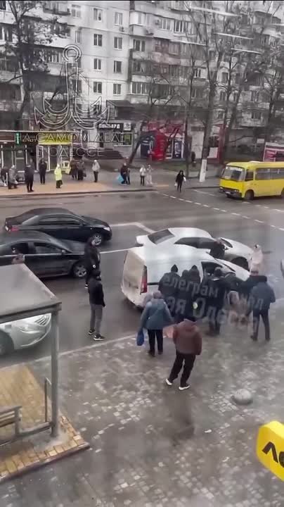 Енот из Херсона: Опять Одесса. С каждым днем людоловам выполнять свою грязную "работу" все сложнее и сложнее