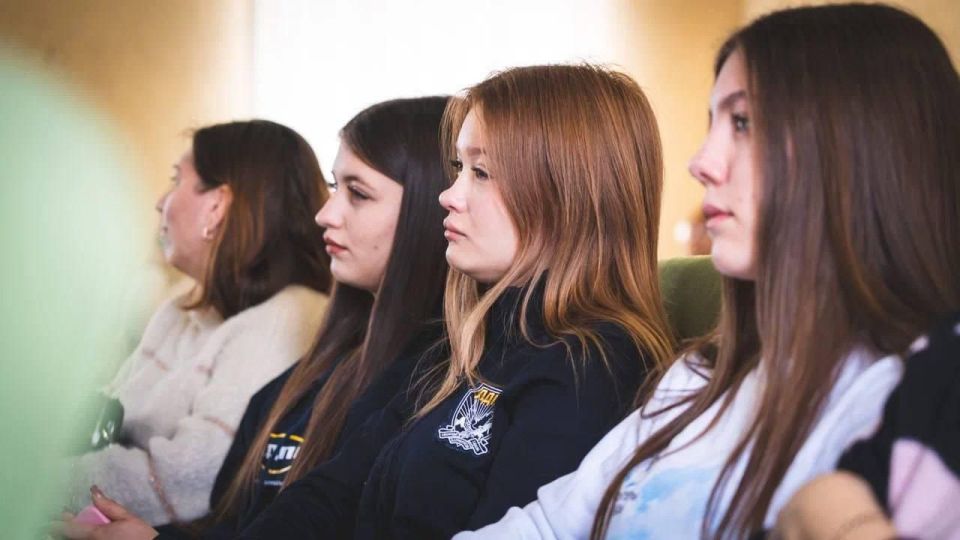 � ���������� ������ �������� ����� ����������� ���������������� ������ � �������������������