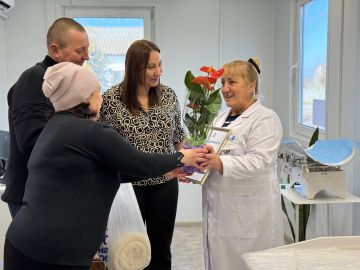Представители партии "Единая Россия" поздравили фельдшеров Херсонской области с профессиональным праздником