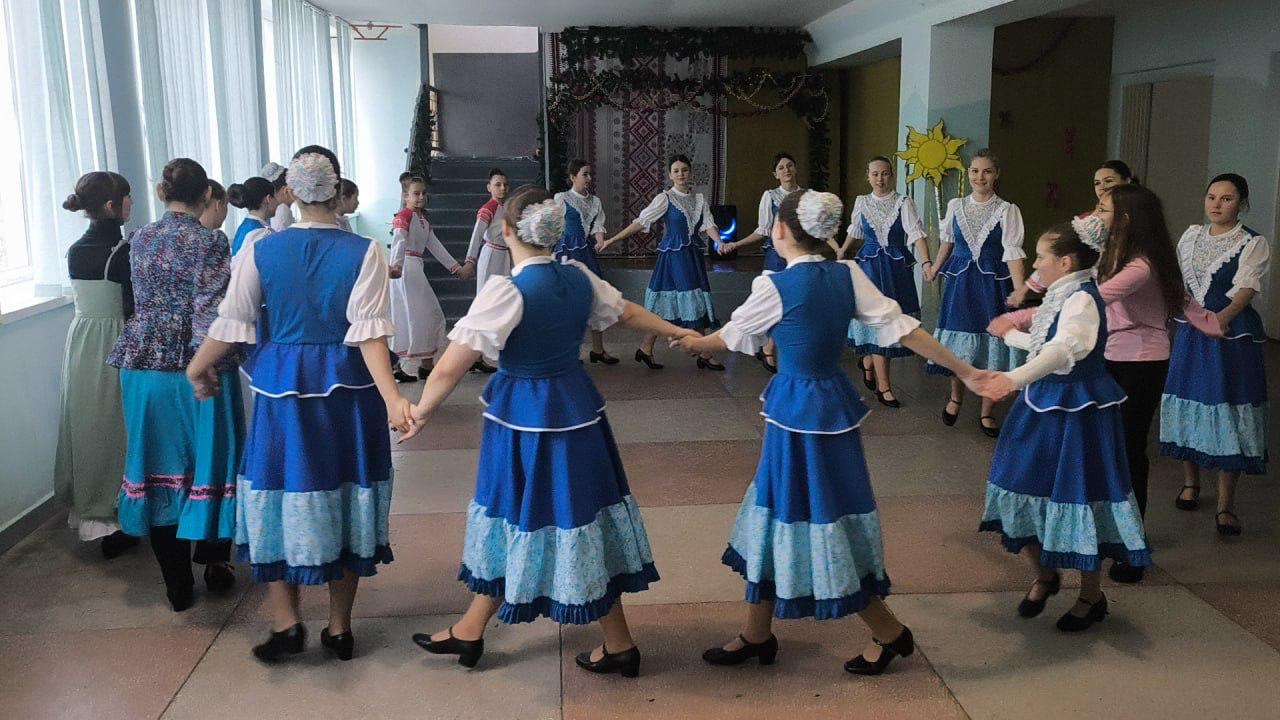 В Алешкинском округе Масленицу встретили с хороводами и блинами