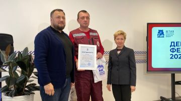 Владимир Сальдо: В День фельдшера «Единая Россия» отметила лучших специалистов из разных муниципальных округов благодарностями, грамотами и подарками в Штабе общественной поддержки в Геническе