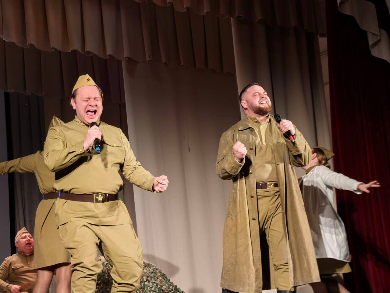 В Геническом центре культуры и досуга представили театрализованную программу "Теркин был, есть и будет"