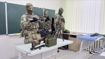 Военнослужащие группировки «Днепр» провели урок мужества для школьников