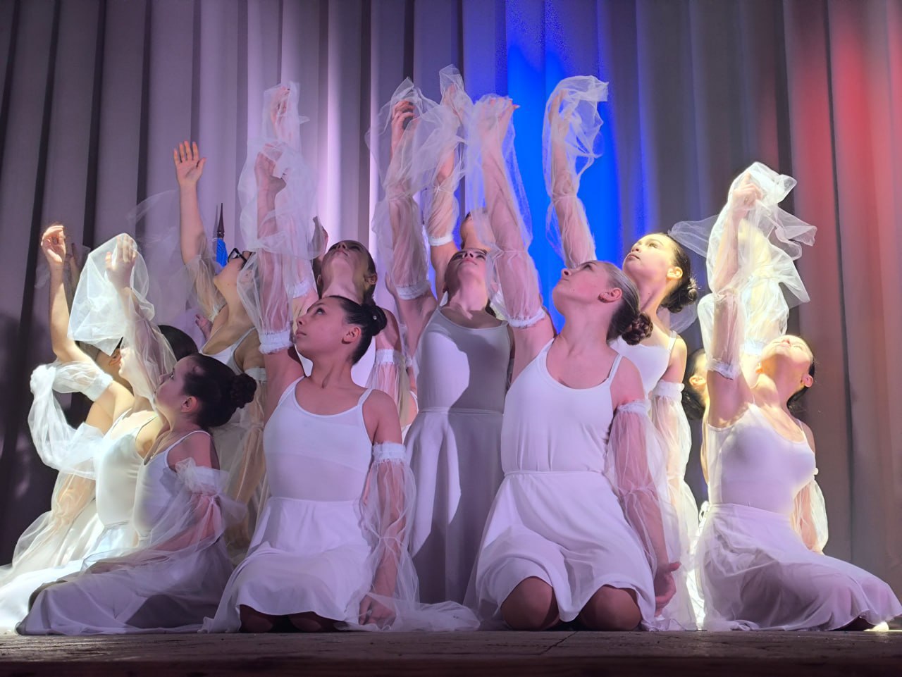 Праздничную программу "Отчизны верные сыны" провели для жителей Алешкинского округа