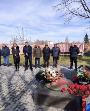 В День Защитника Отечества коллектив ГУП ХО «ОБЛВОДОКАНАЛ» почтил память героев-освободителей