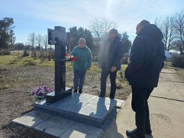 В День воинской славы России секретарь первички с. Костогрызово Николай Наумченко посетил родителей погибшего на СВО земляка, Колодий Геннадия