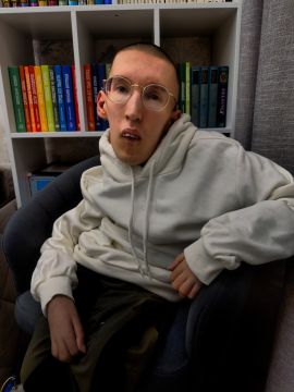 В тот день собирали чемодан