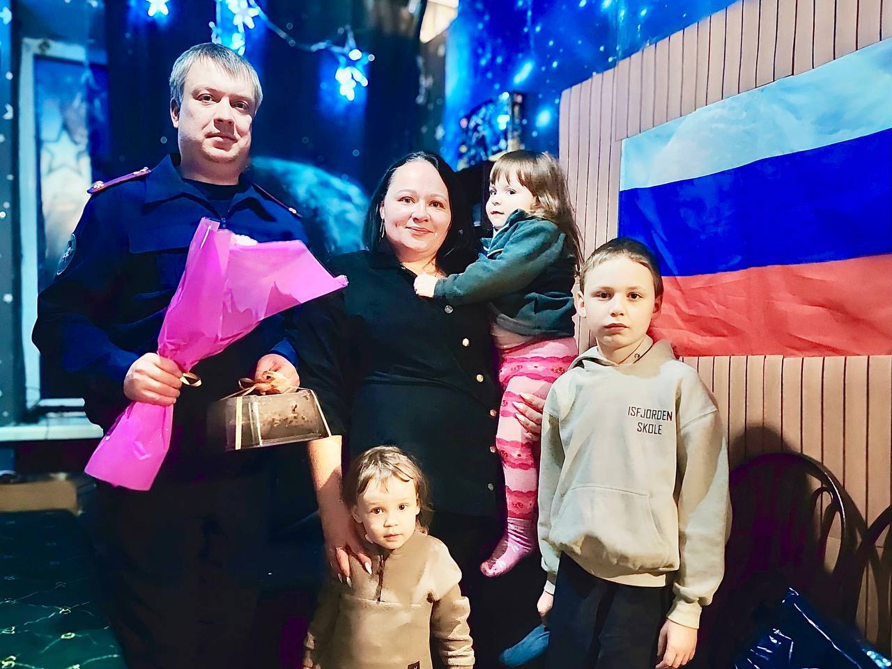 И.о. руководителя территориального следственного отдела навестил многодетную семью участника специальной военной операции