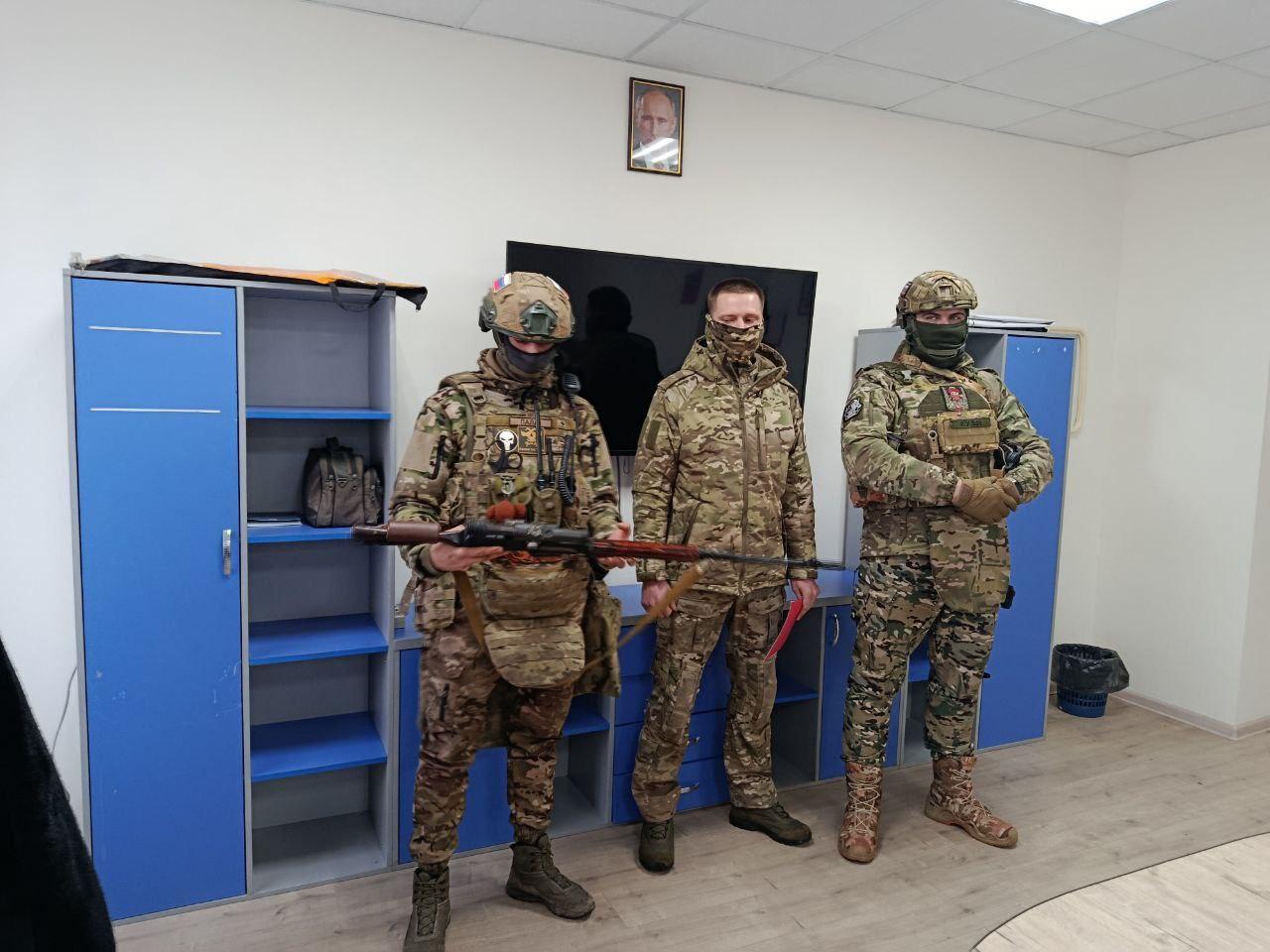 «Мужество, разговор на равных»: Красненскую школу посетили военнослужащие Днепровской флотилии